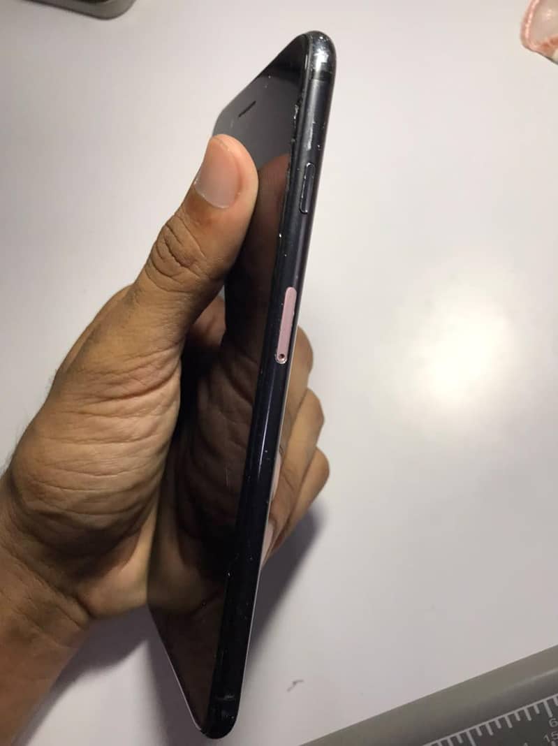 Apple iPhone 7 Plus 1