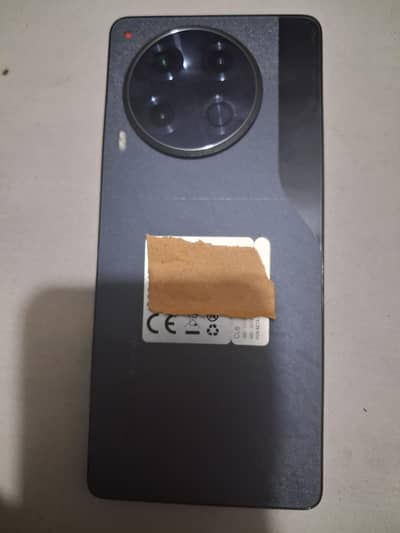 Tecno CAMON 30