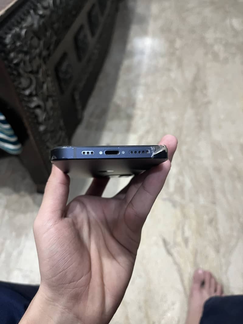 Apple iPhone 12 2