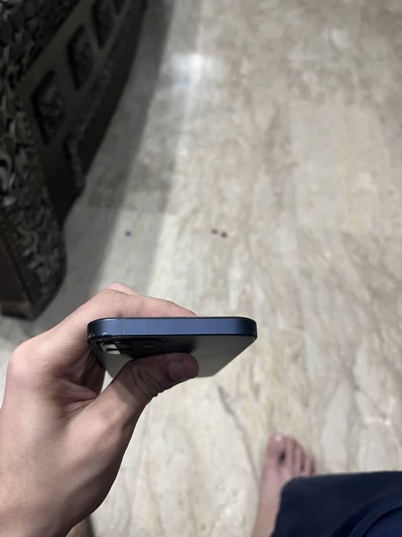 Apple iPhone 12 3