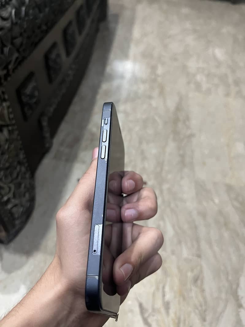 Apple iPhone 12 5