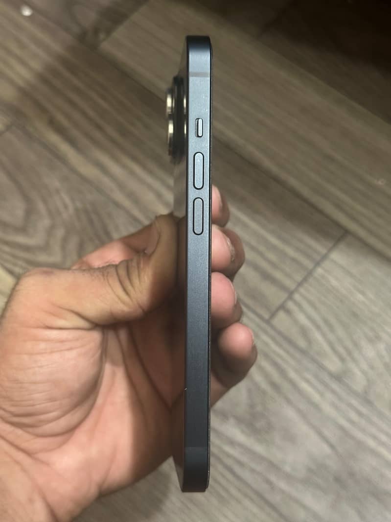 Apple iPhone 14 4