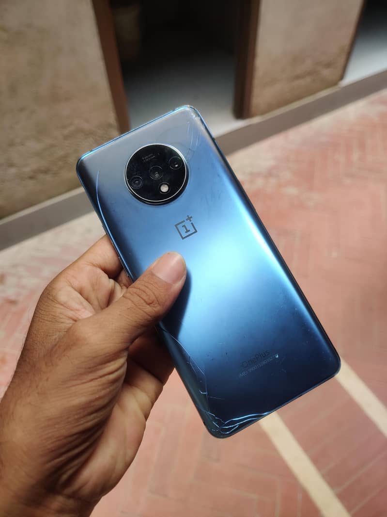 One Plus 7T 8 128 4