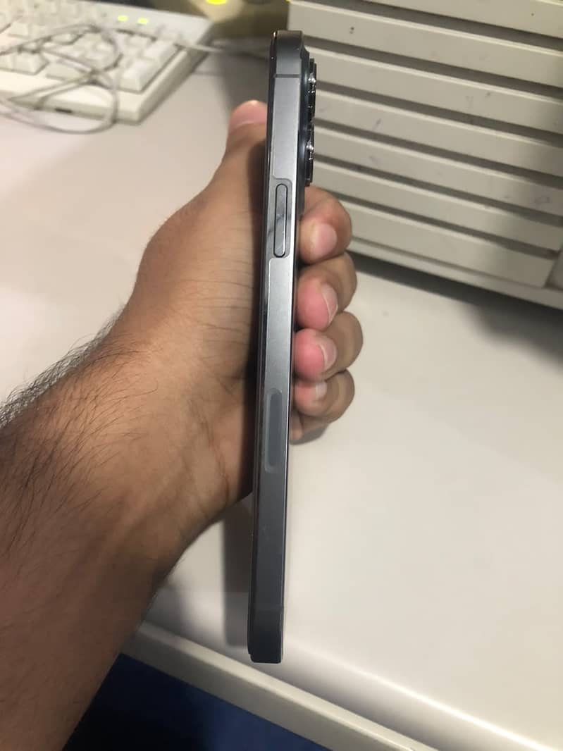 Apple iPhone 13 Pro Max 1