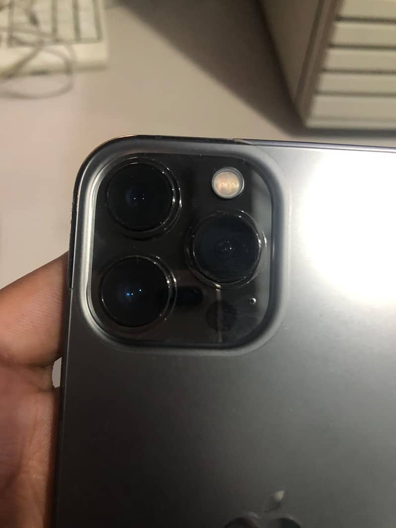 Apple iPhone 13 Pro Max 3