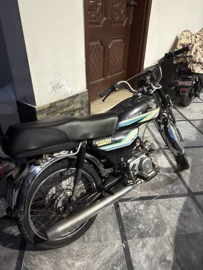 Honda cd 70 1st owner with complete documents own name