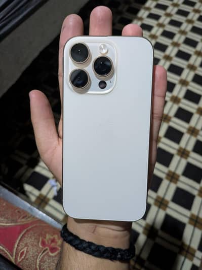 Apple iPhone 16 Pro