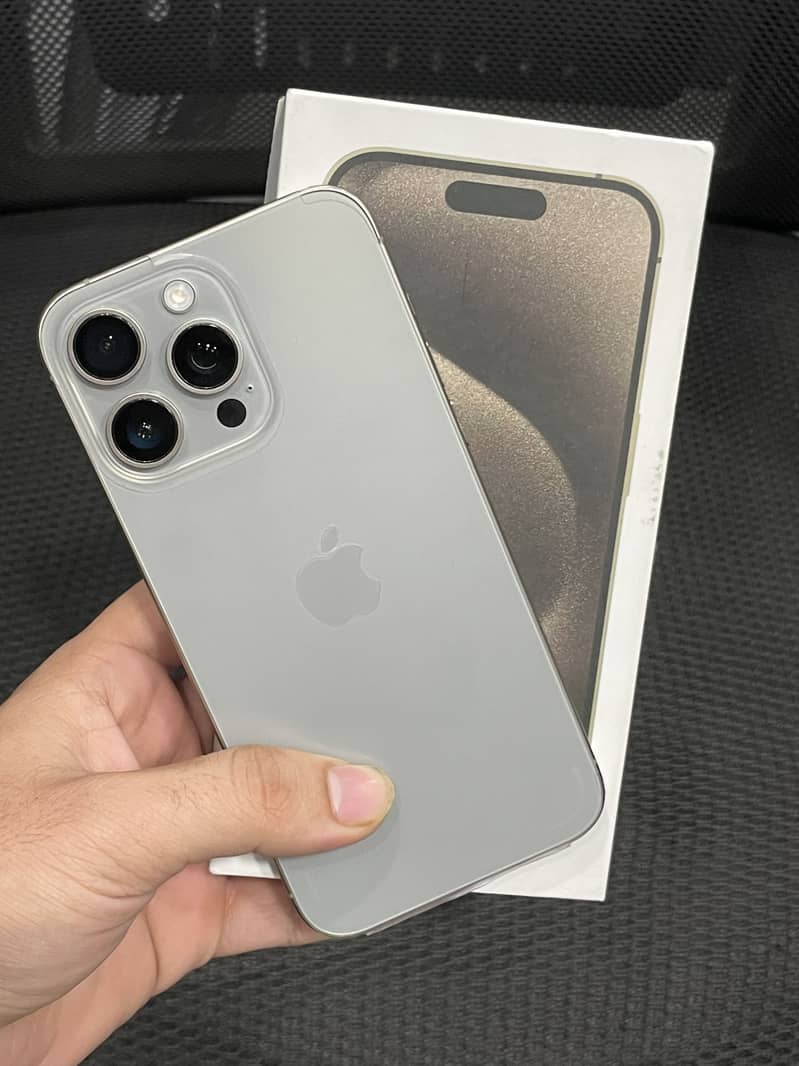 Apple iPhone 15 Pro Max 0