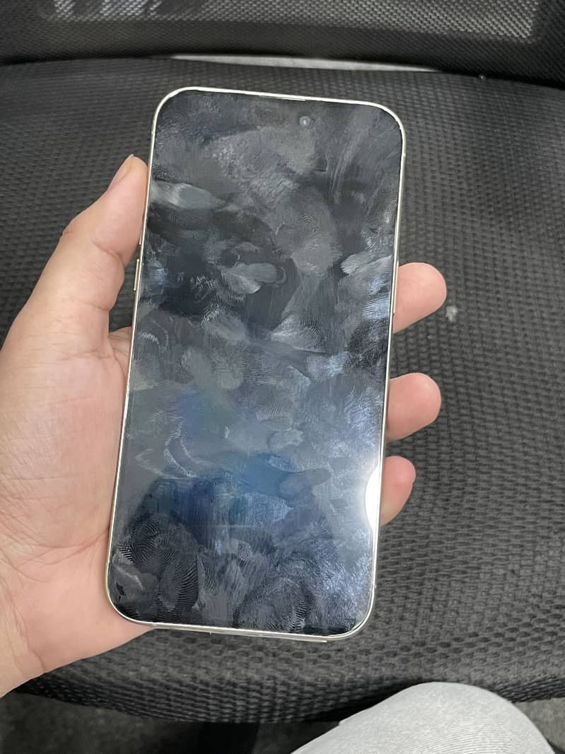 Apple iPhone 15 Pro Max 3