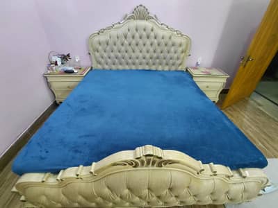 King size Bed