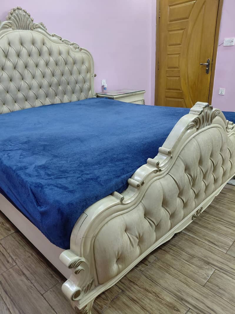 King size Bed 1