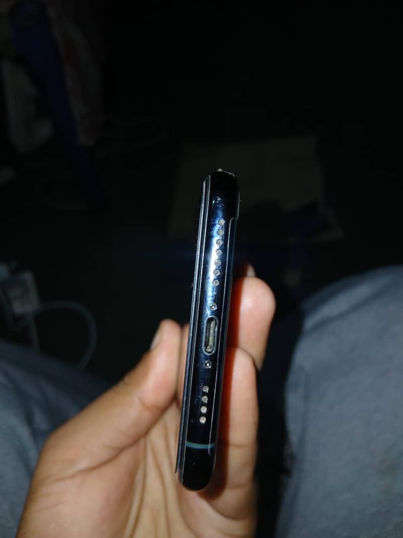 Apple iPhone 11 Pro Max 3