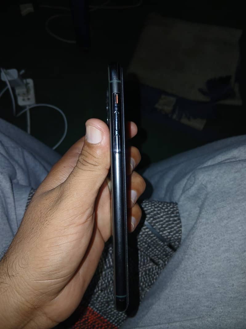 Apple iPhone 11 Pro Max 8