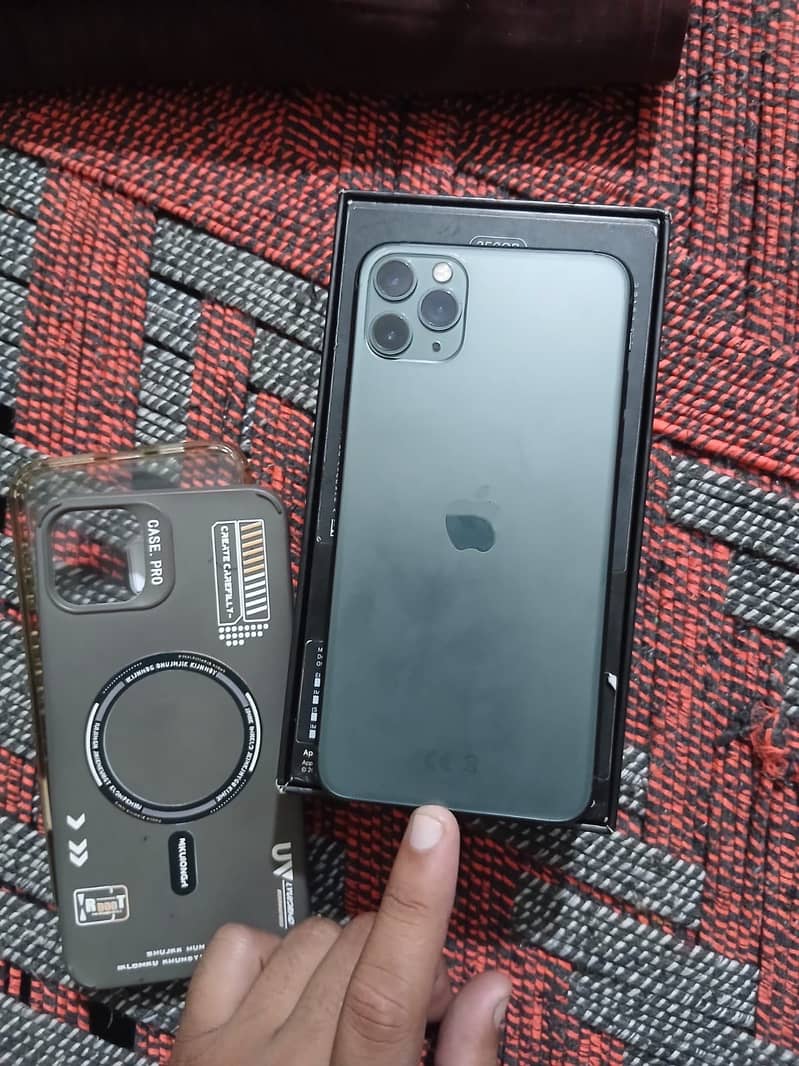 Apple iPhone 11 Pro Max 10