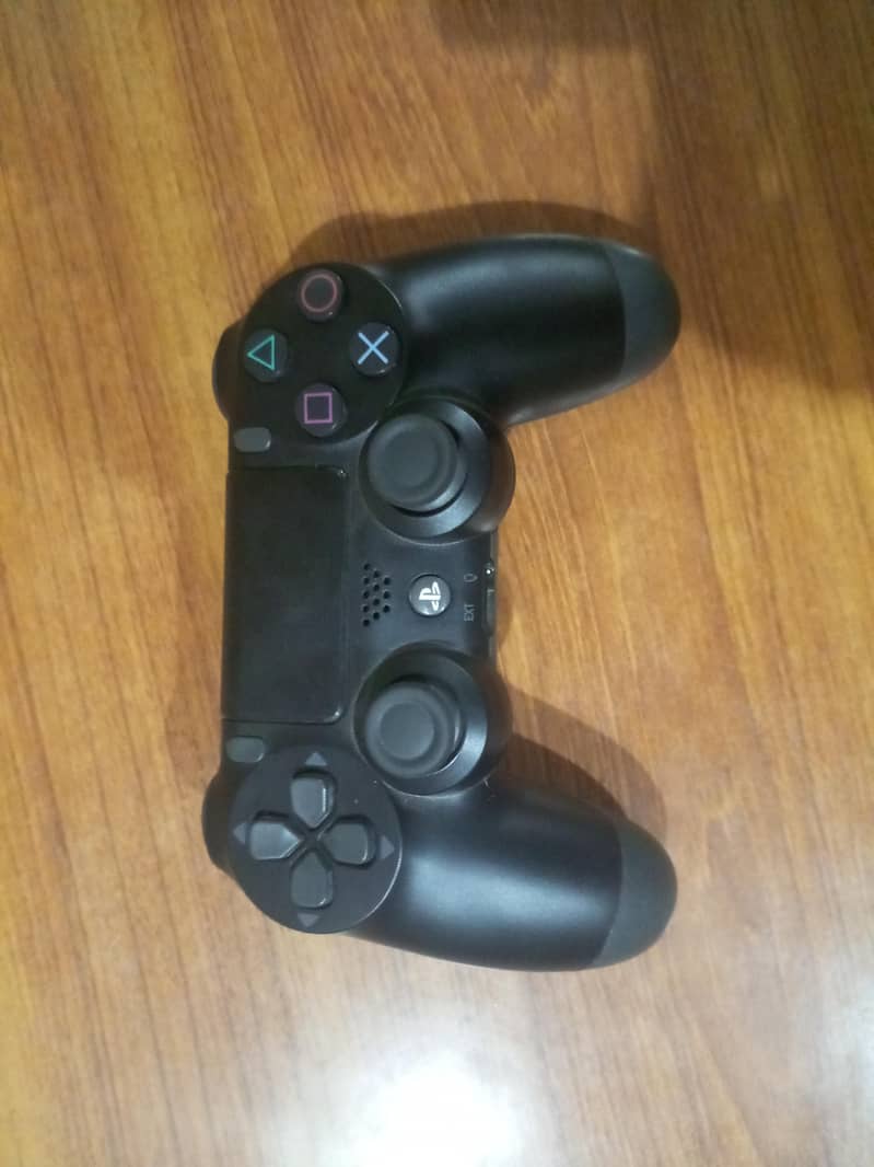 PS4 slim with 2 controllers 1