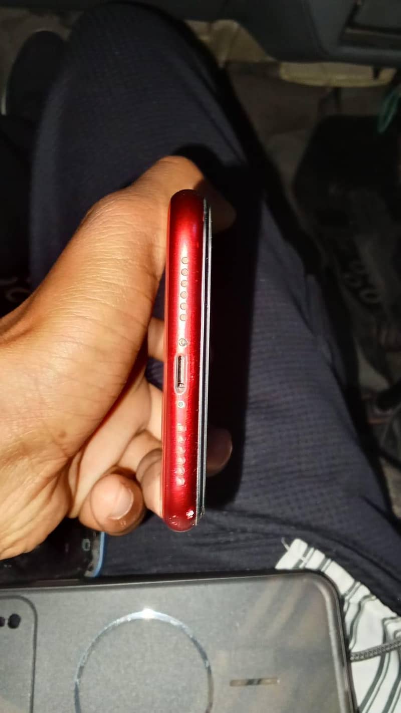 Apple iPhone XR 4