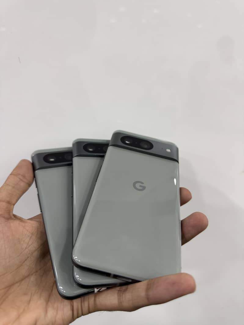 Google Pixel 8 4