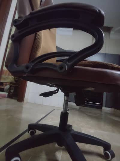 comfortable semi gaming chair