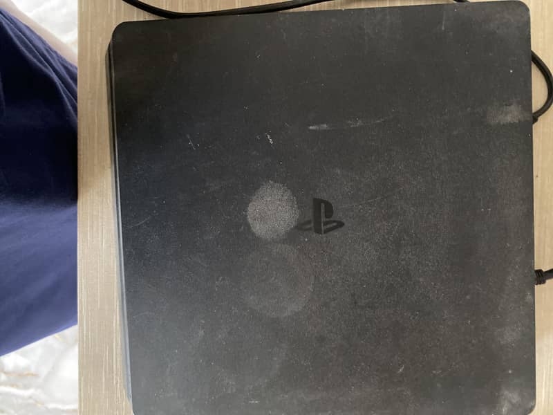 Ps 4 slim 4