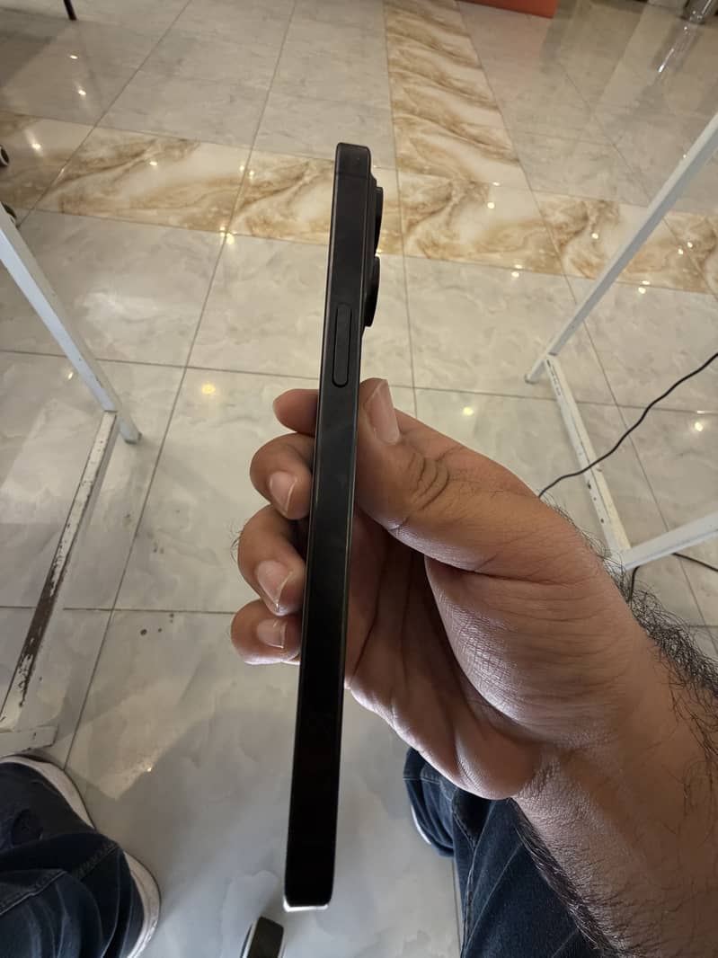 Apple iPhone 15 Pro Max 5
