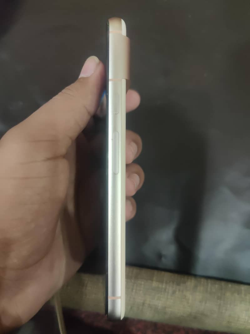 Google Pixel 8 3
