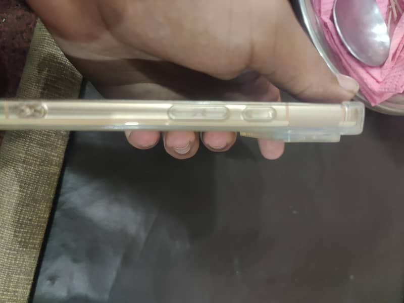 Google Pixel 8 4