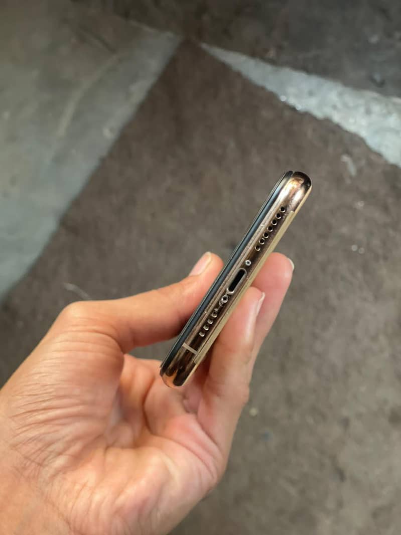 Apple iPhone 11 Pro Max 3