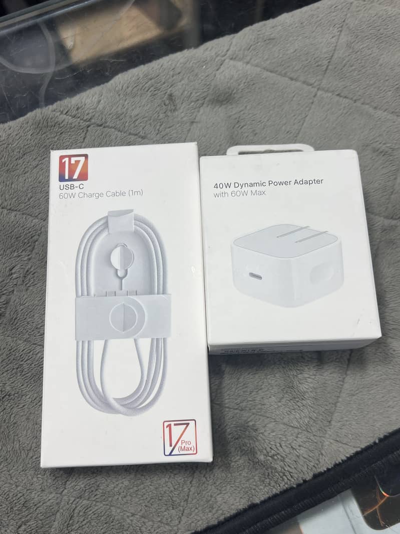 Apple Charger 0
