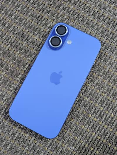 Apple iPhone 16