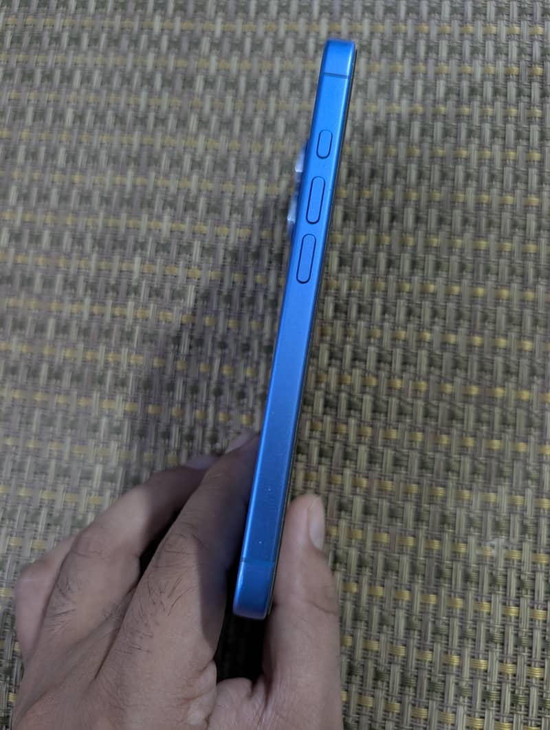 Apple iPhone 16 1