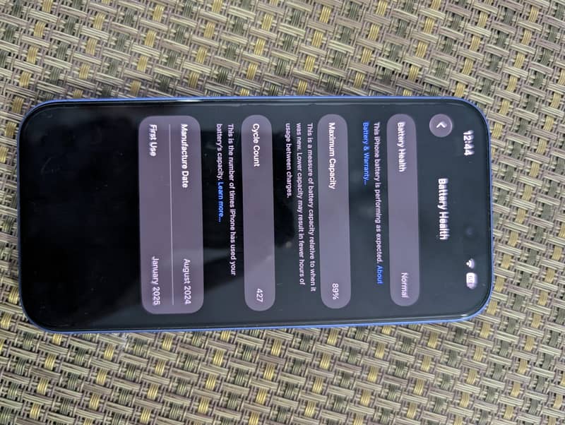 Apple iPhone 16 7