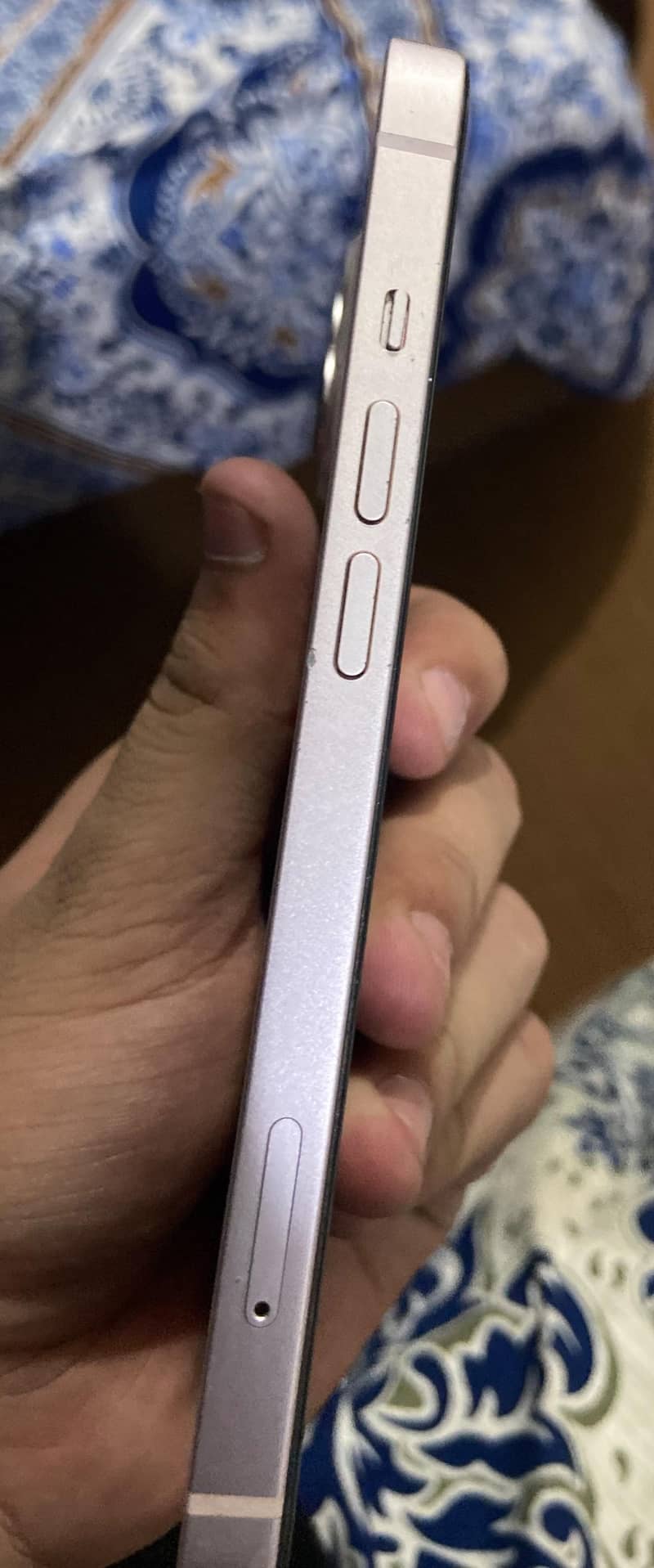 Apple iPhone 13 1