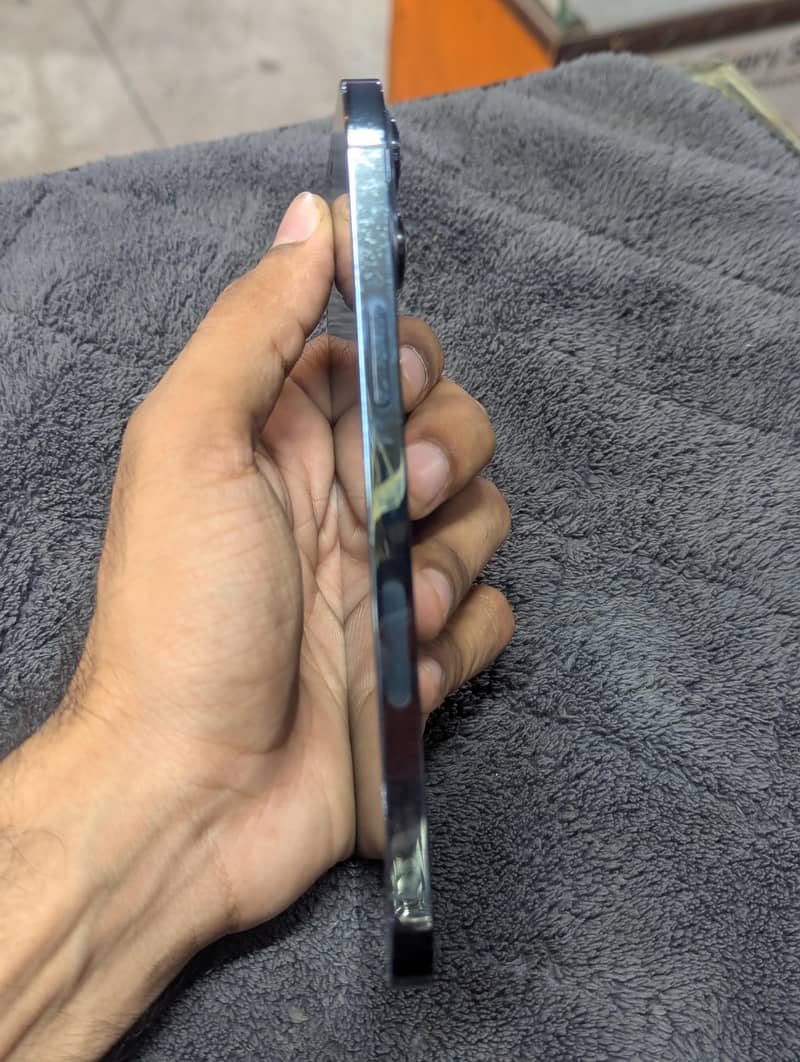 Apple iPhone 12 Pro Max 9