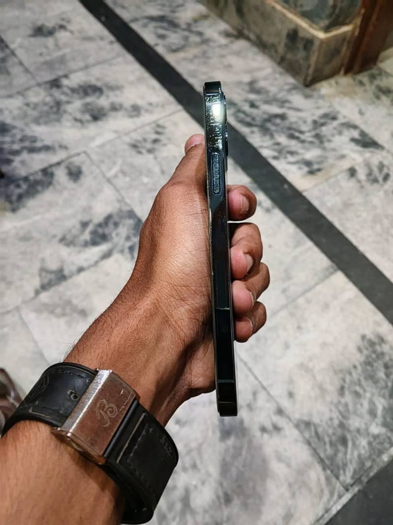 Apple iPhone 12 Pro 6