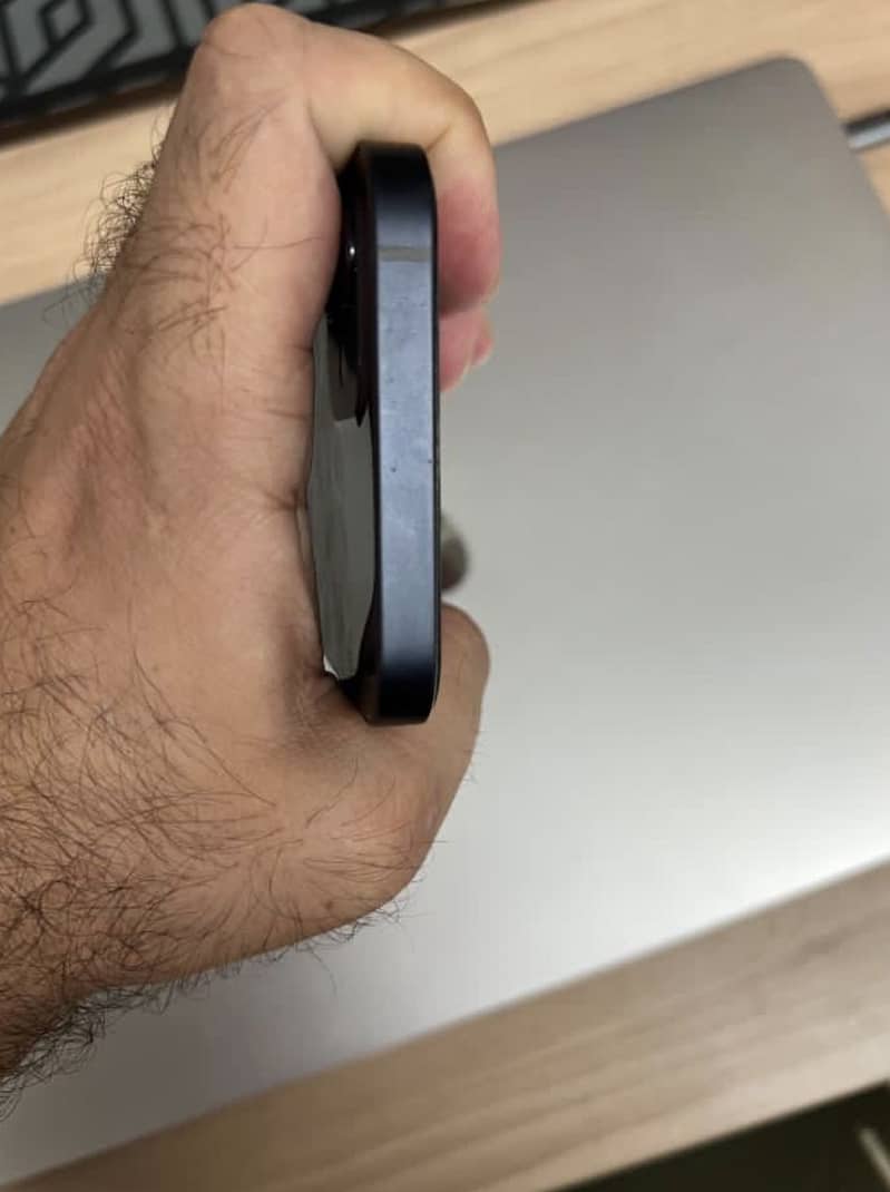 Apple iPhone 12 1