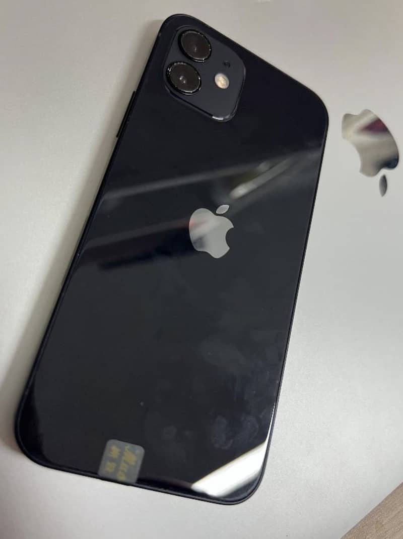 Apple iPhone 12 4