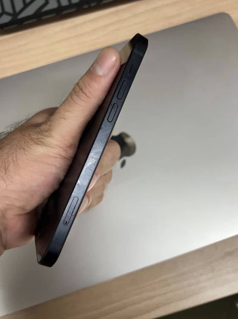 Apple iPhone 12 5