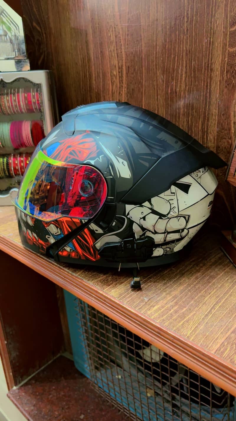 Helmet with extra visor 0