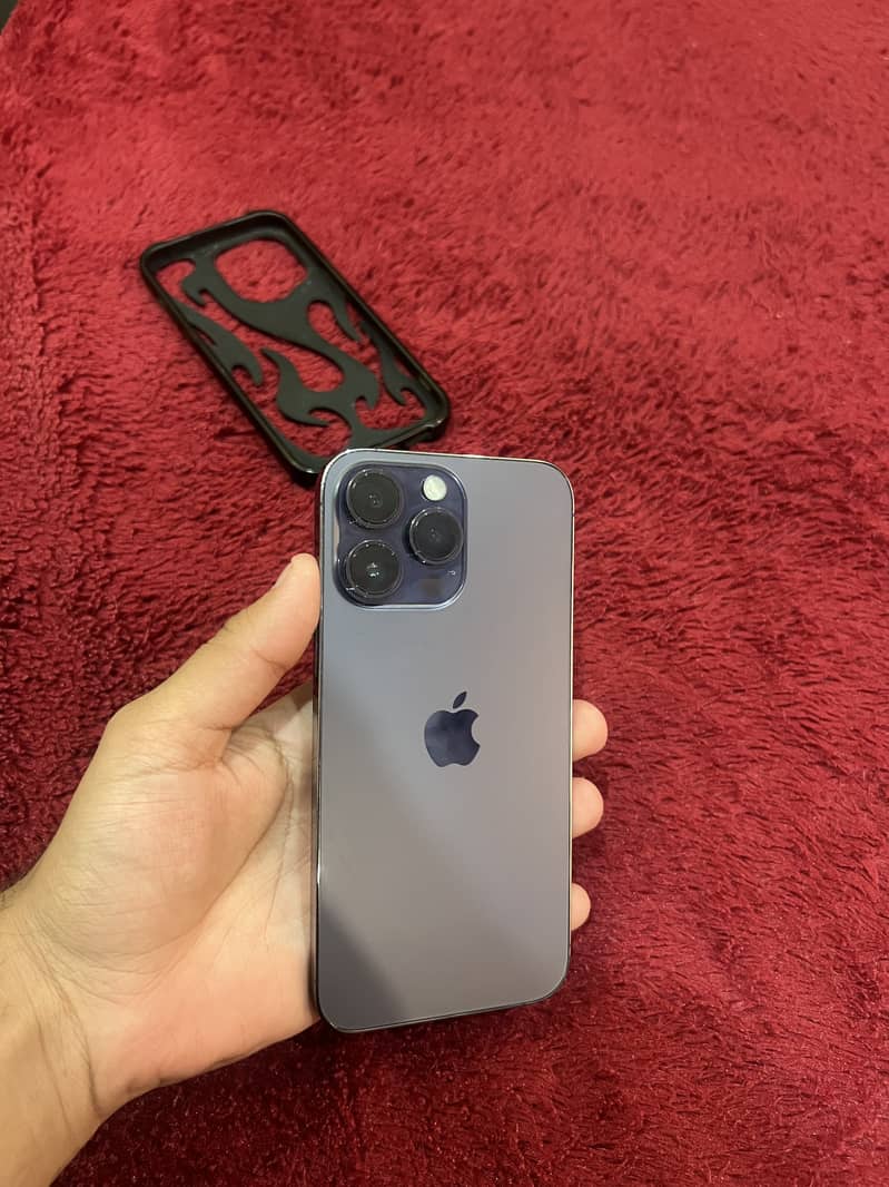 Apple iPhone 14 Pro Max 0