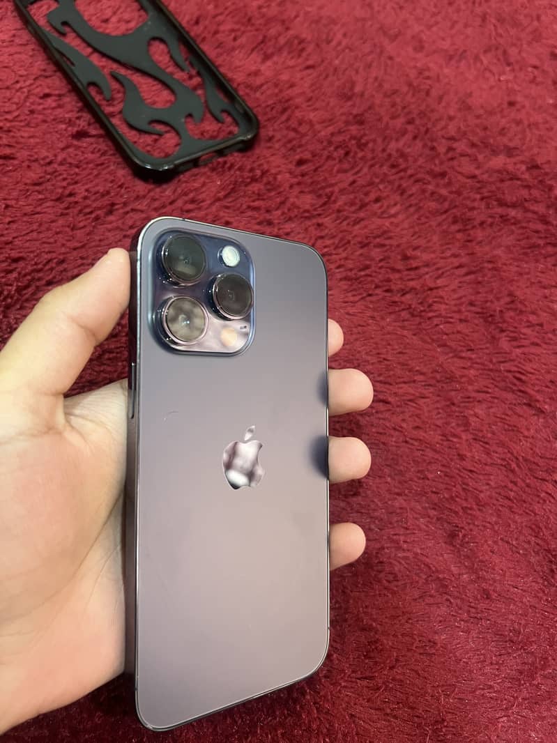 Apple iPhone 14 Pro Max 9