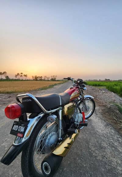 Honda 125 Gold edition