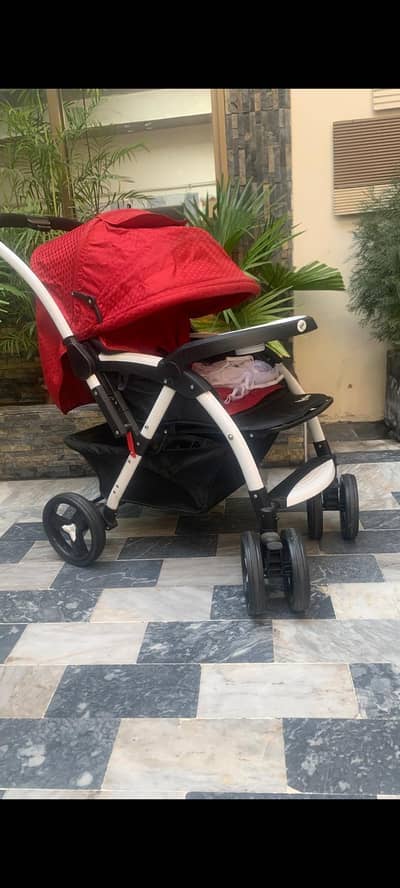 baby Stroller pram brand new UN touch
