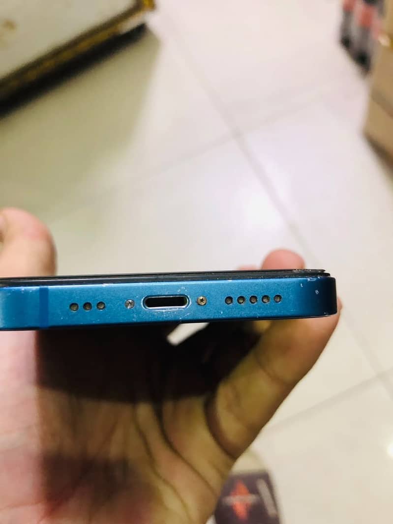 Apple iPhone 13 3