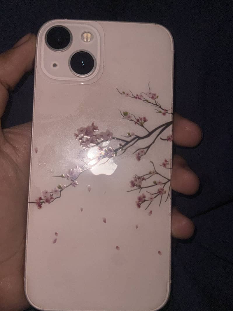 iPhone 13 4