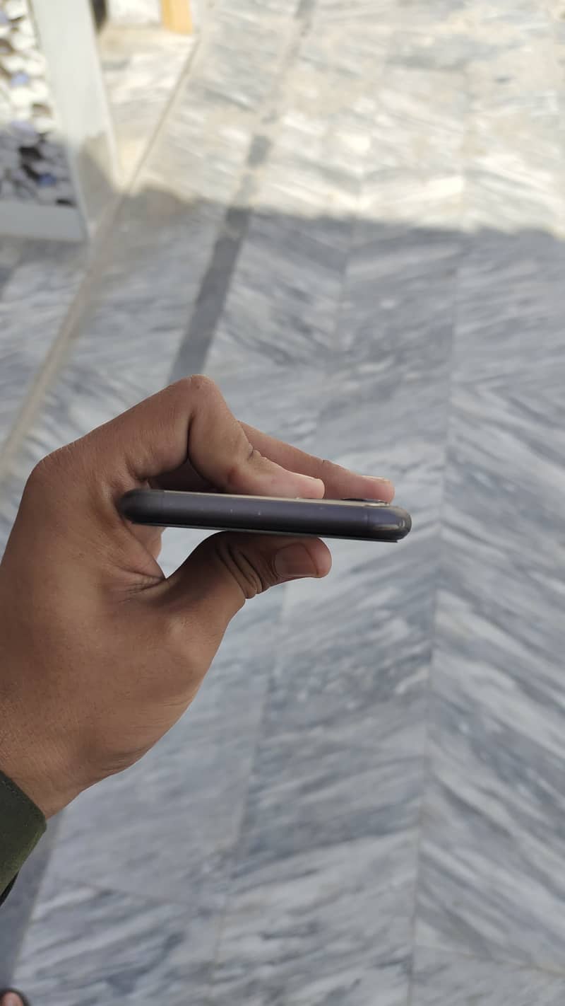 Apple iPhone 11 2