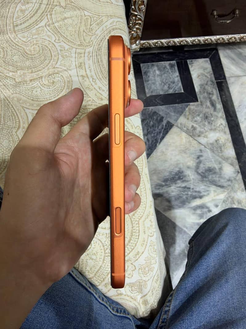 Apple iPhone 17 Pro Max 4