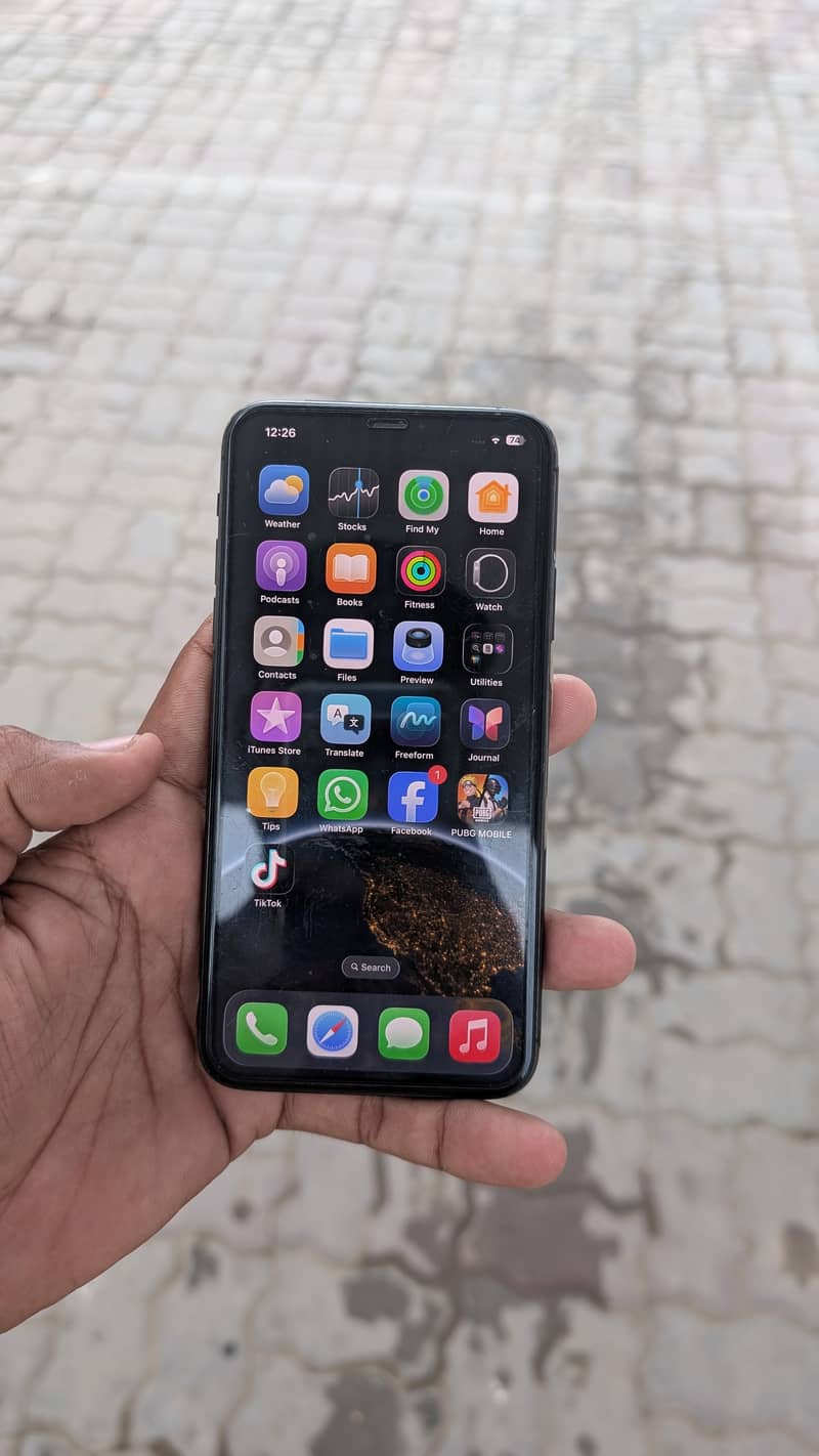 Apple iPhone 11 Pro Max 1