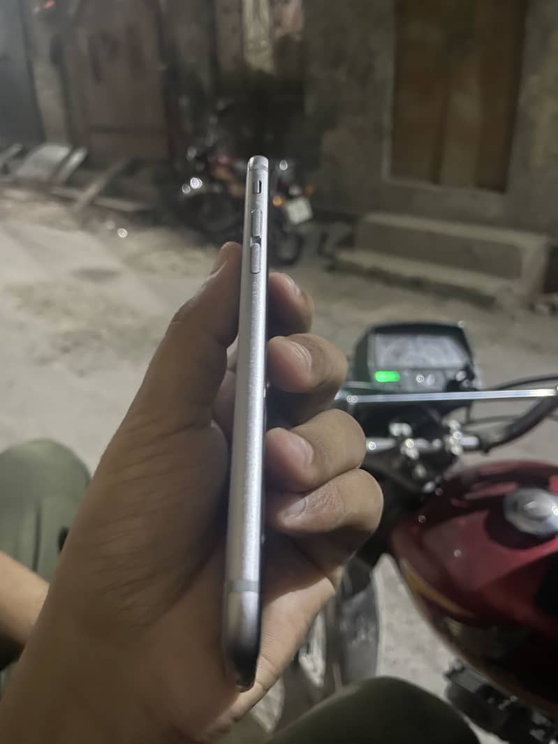 Apple iPhone 6 2