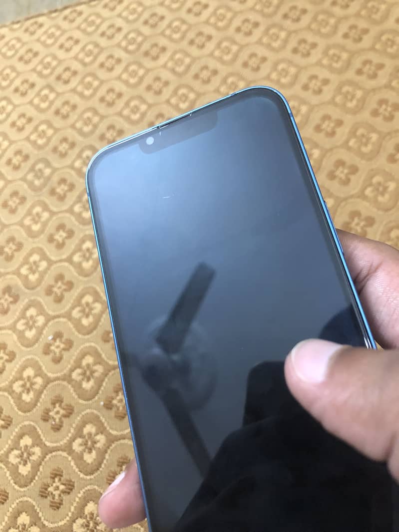 Apple iPhone 13 1