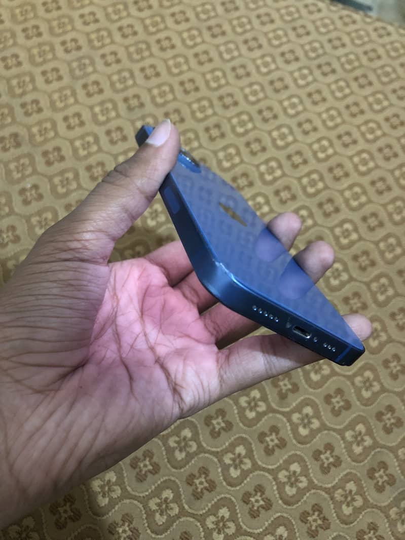 Apple iPhone 13 3